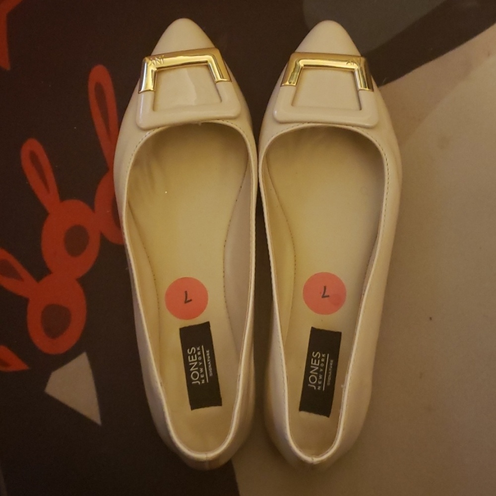 Nude Flats never been worn
